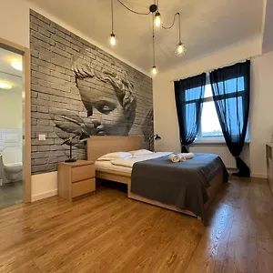 verificați disponibilitatea