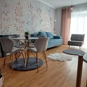 Luxury New Private Parking Apartament