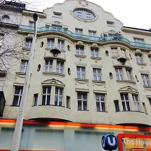 verificați disponibilitatea